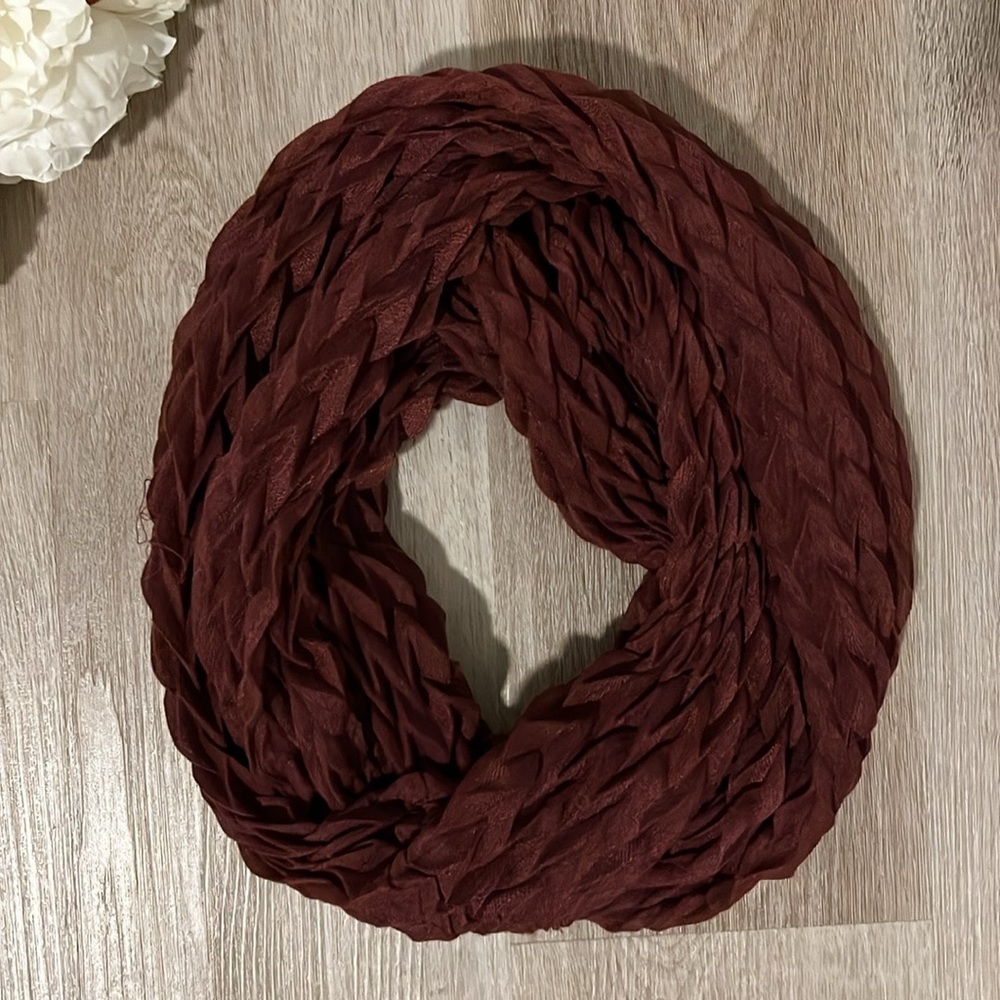 Maroon Wave Pattern Pressed Wrinkle Scarf